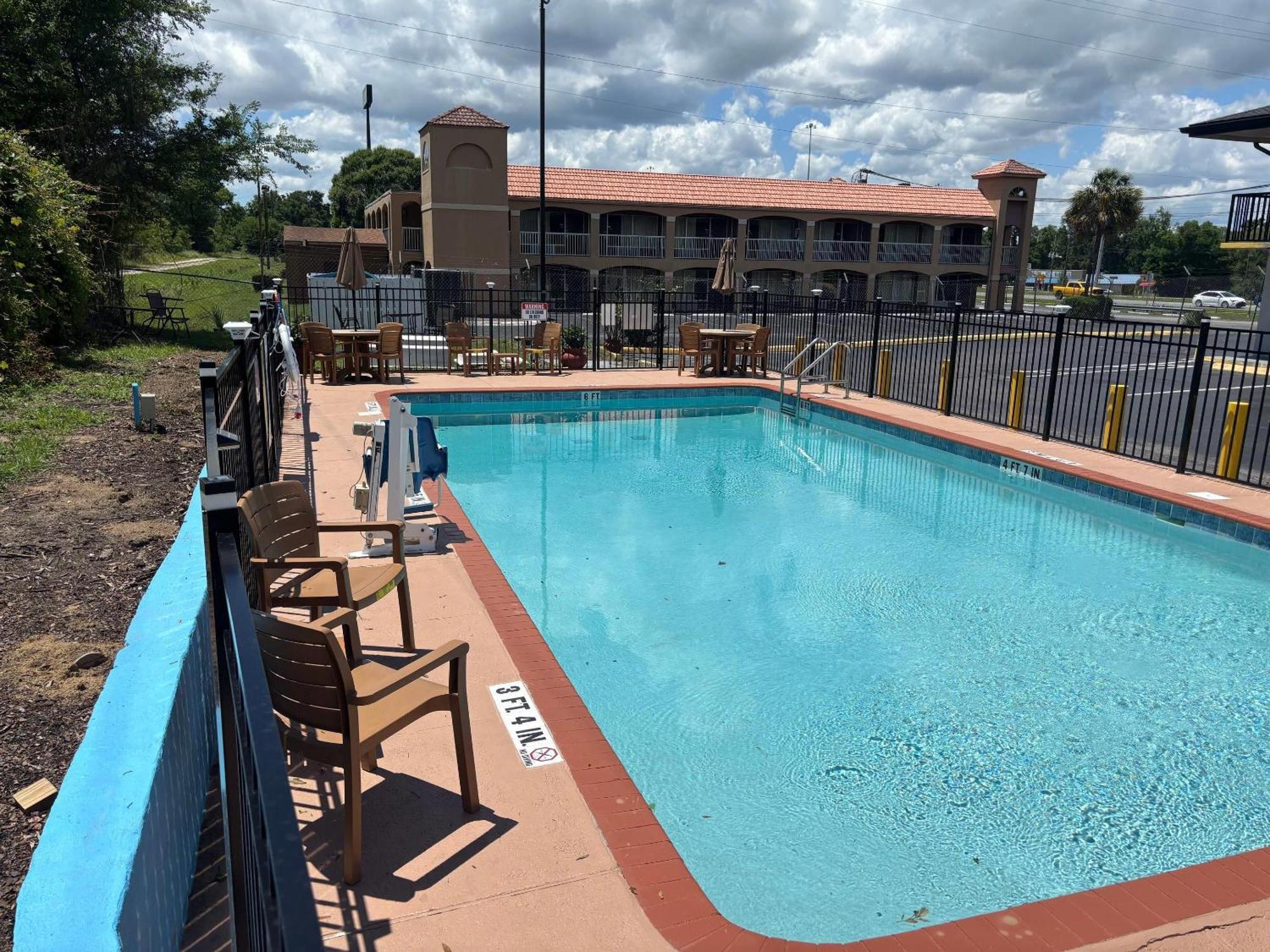 High Springs Inn Soon To Be Clarion Pointe Alachua Exterior foto